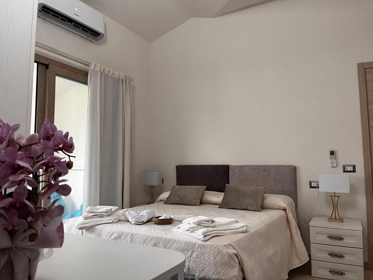 Lamefata Hotel San Teodoro  Bagian luar foto
