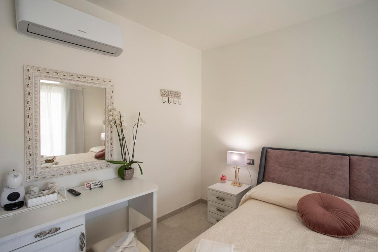 Lamefata Hotel San Teodoro  Bagian luar foto